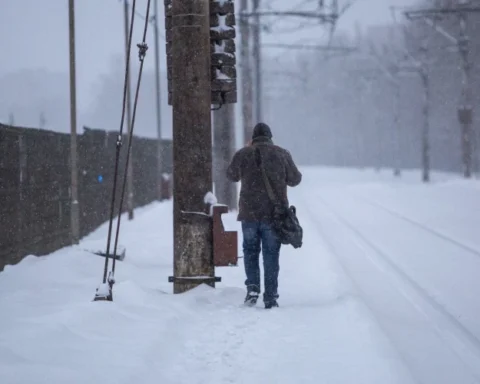 Пассажиры станции Cukurfabrika могут согреться только в платном туалете