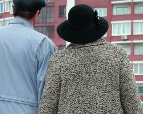 Пенсионеры в Латвии столкнутся с суровой реальностью: экономисты о низких доходах