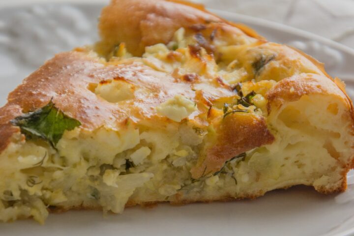 Пирог с пекинской капустой и яйцами на кефире