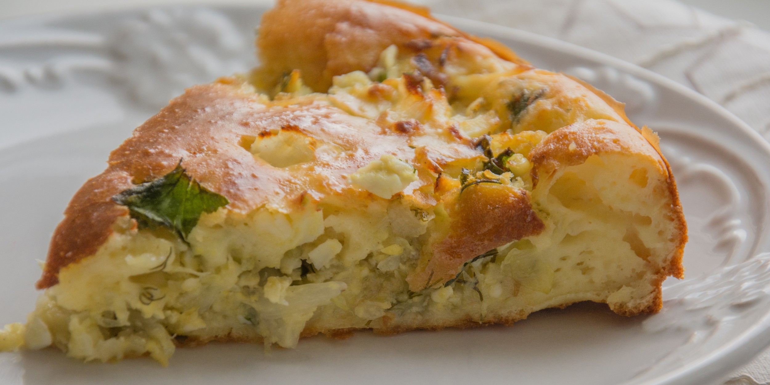 Пирог с пекинской капустой и яйцами на кефире