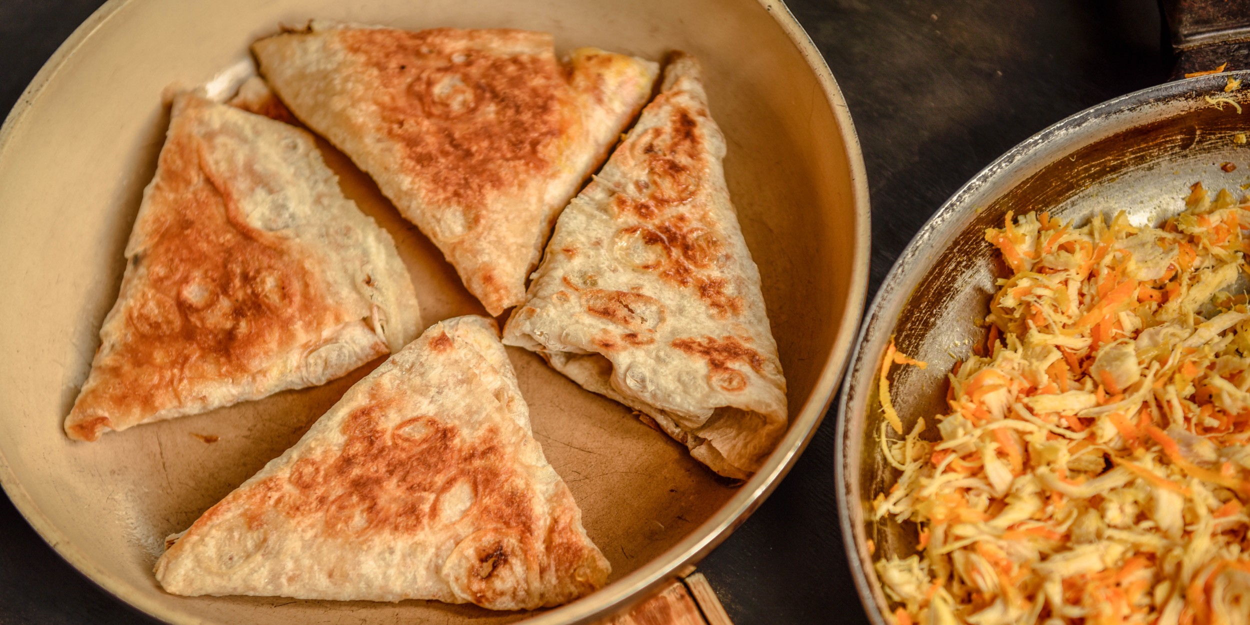 Пирожки из лаваша с курицей и корейской морковью