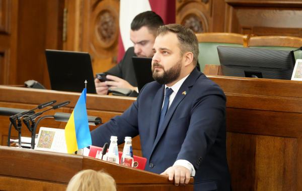 Политик признал: президент вмешался в создание альтернативной декларации о трансатлантическом сотрудничестве