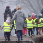 Посещаемость детских садов в Латвии снижается четвертую неделю подряд