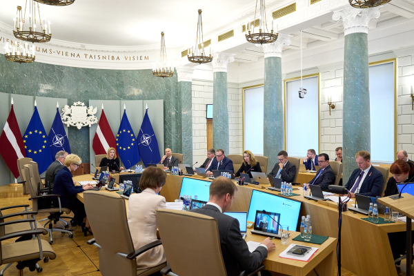 Правительство Латвии утвердило законопроект о жилищных пособиях за отопление после долгих дебатов