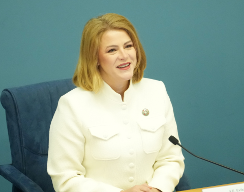 Премьер призывает самоуправления активнее участвовать в решении проблемы высоких зимних счетов