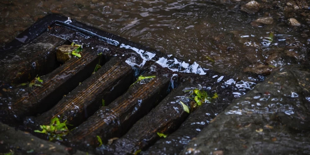 Рига начнёт работы по реконструкции ливневой канализации на улице Улманя весной