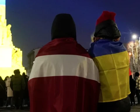 Рига отметит 4-ю годовщину вторжения в Украину: программа включает минуты молчания и гимны