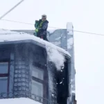 Рига предупреждает собственников: ответственность за нечищенные крыши и штрафы до 1400 евро