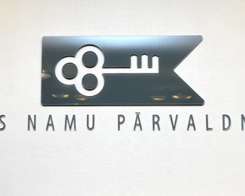 Rīgas namu pārvaldnieks временно отменяет проценты за просроченные платежи