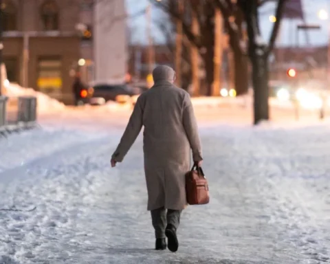 Счет за электроэнергию в Латвии увеличился на 127 евро: пояснения министерства