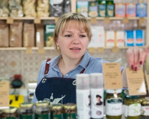 Сейм поддержал поправку: общение с потребителями теперь должно быть на латышском языке