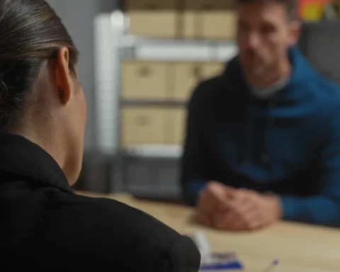 СГБ в 2025 году предупредила 30 человек о рисках для должностных лиц