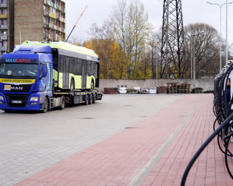 Скандал с закупками электроавтобусов: министерство объясняет децентрализацию и высокие затраты