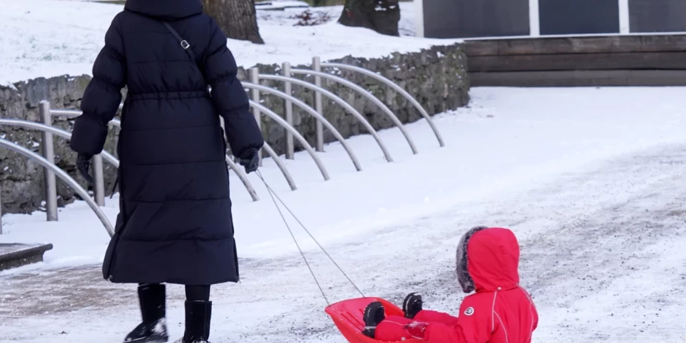 Солнечное и морозное воскресенье ожидается в Латвии с температурой до -17 градусов