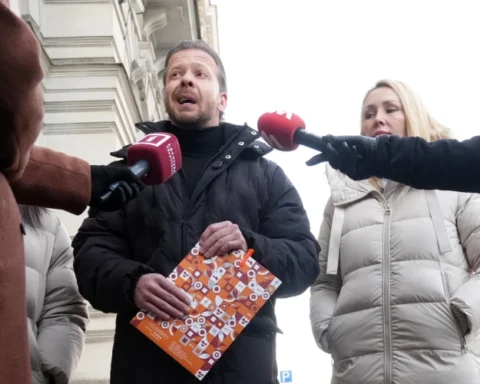 Суд может приостановить деятельность партии "За стабильность" на полгода после предупреждения прокуратуры