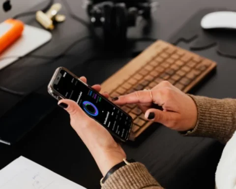 Tele2 инвестирует в улучшение сервиса: изменения для абонентов в Латвии