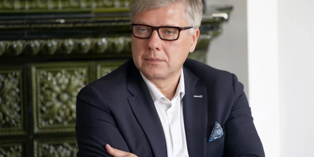 Ушаков не комментирует ситуацию с партией "Согласие", желает Урбановичу удачи