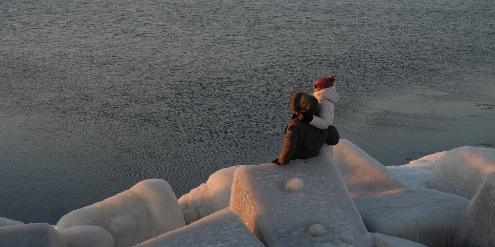 В Латвии объявлено оранжевое предупреждение из-за сильного мороза