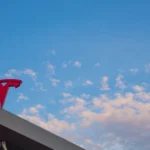 В Латвии запускают крупный энергетический проект с технологиями Tesla