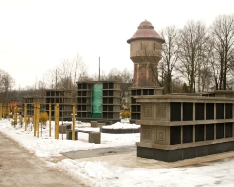 В Риге до 2033 года не хватает мест на кладбищах: новая концепция погребения вызывает дебаты