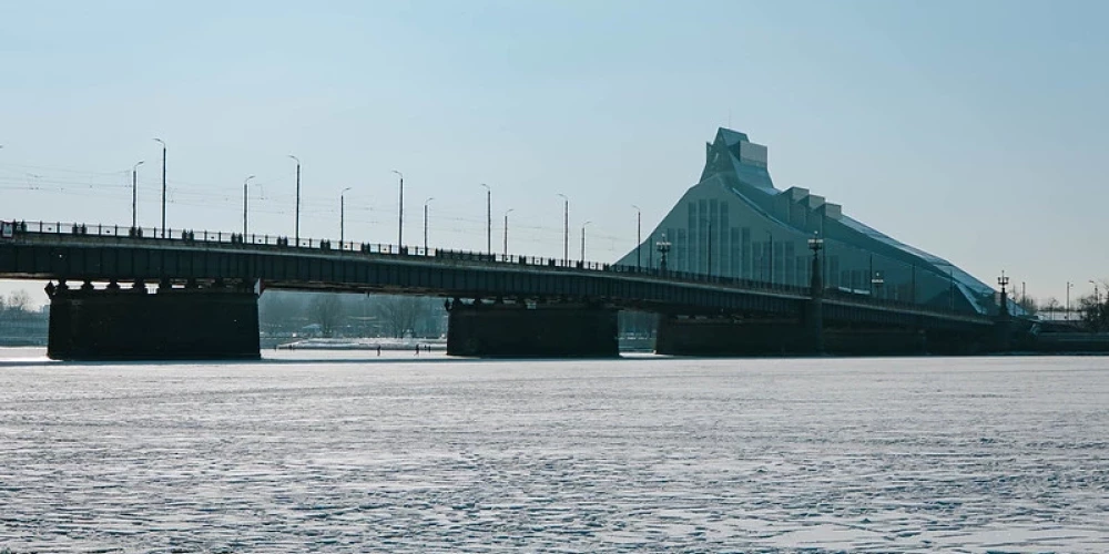 В Риге в субботу ожидается небольшой снег и потепление до -4 градусов