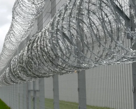 В тюрьмах Латвии наблюдается дефицит кадров в 400 сотрудников до 50 лет