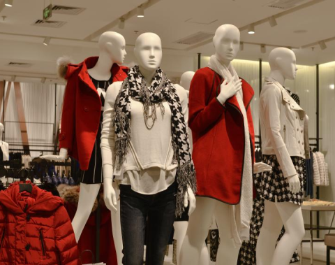 В законопроект о защите прав потребителей предлагают внести норму о коммуникации на латышском языке