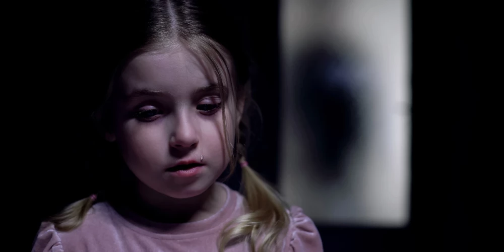 Видземе расследуют случай беременности 12-летней девочки после сексуального насилия