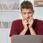 Вузы Латвии рассматривают отмену бакалаврских и магистерских работ из-за использования ИИ