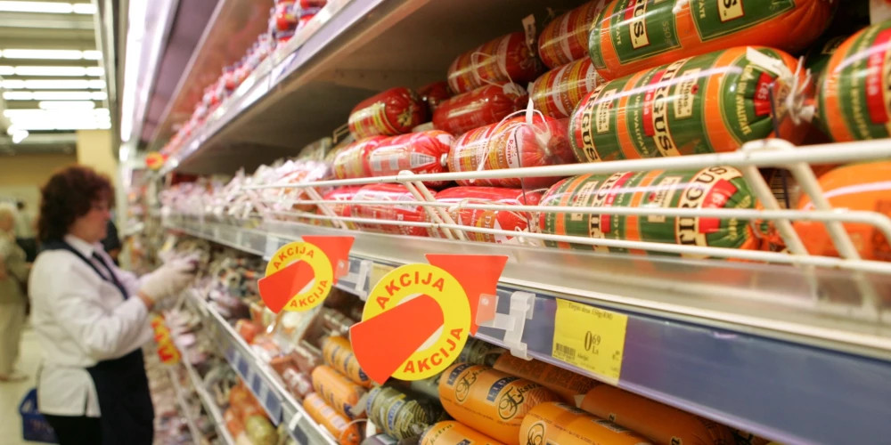 За 10 лет пенсия латвийцев увеличилась на 23 килограмма колбасы