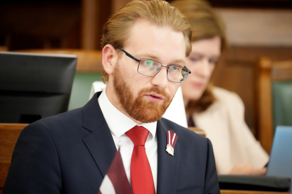 Законодательные инициативы об ограничении вещания русских радиостанций в Латвии