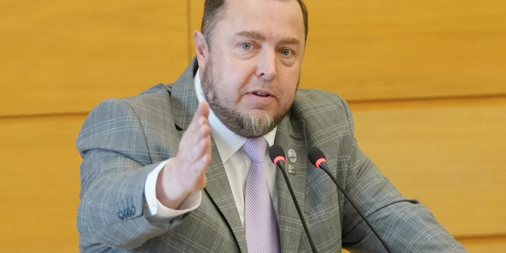 Заседание Рижской думы завершилось фразой "много хочешь" в ответ на требования жителей