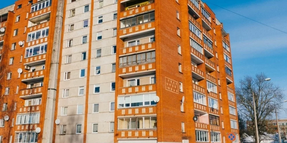 Жители регионов Латвии переплачивают за жилье, даже не подозревая об этом