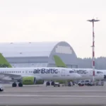 Зимой в Риге диспетчер объяснил, как работает аэропорт в условиях метели