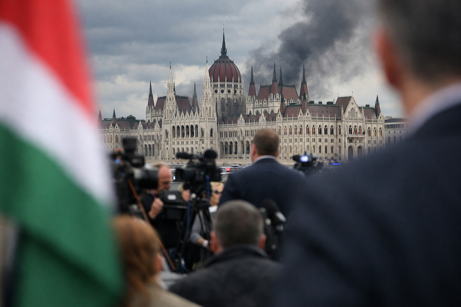 Венгерская политическая система в состоянии турбулентности: серия скандалов ставит под вопрос будущее правящей партии