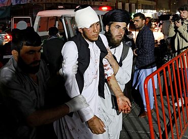 Афганские власти обвиняют Пакистан в авиаударе по больнице, который унес 400 жизней