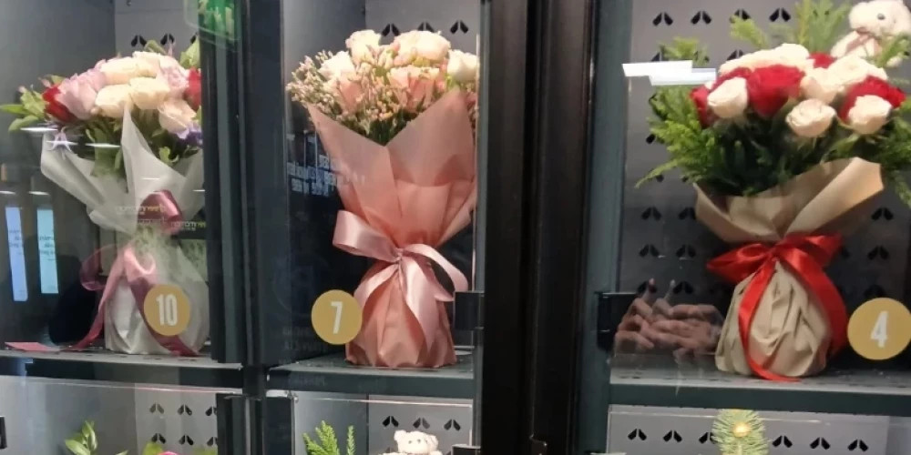 Что стоит за бизнесом Floway, установившей в Риге 13 цветочных автоматов