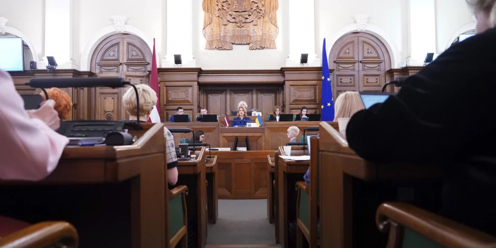 Латвийцам снова отказали в использовании пенсионных накоплений для лечения