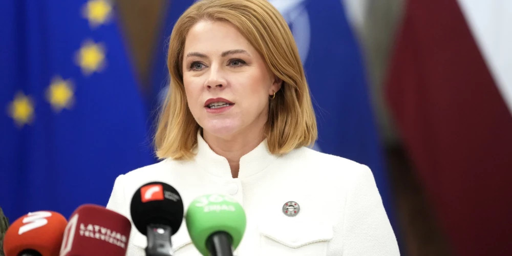 Латвийцы обсуждают совет премьера о пересадке на автобусы из-за высоких цен на топливо