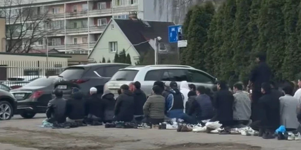 Мусульманские молитвы в Риге стали поводом для споров в социальных сетях
