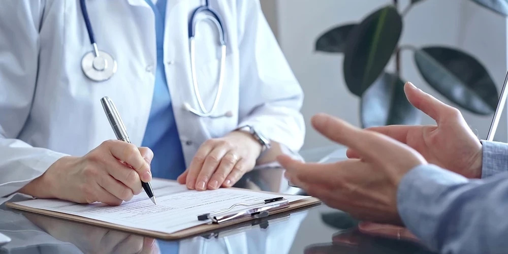 Пенсионеры Латвии ограничивают расходы на медицину из-за нехватки средств