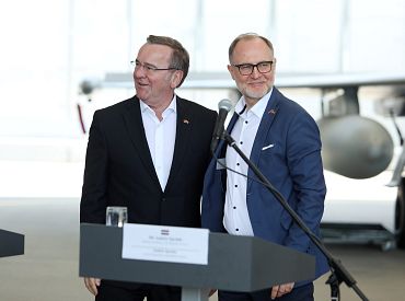 Писториус призвал США не сокращать помощь Украине из-за войны с Ираном