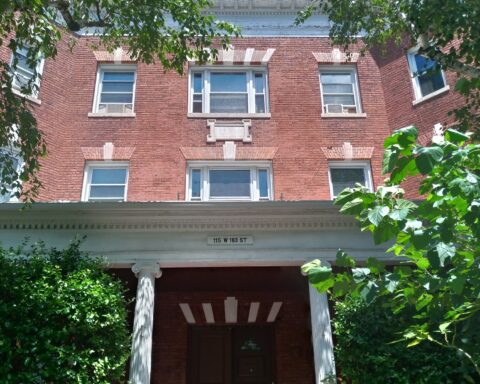 Продажа латышского дома в Нью-Йорке: конфликт в диаспоре и реакция министра культуры