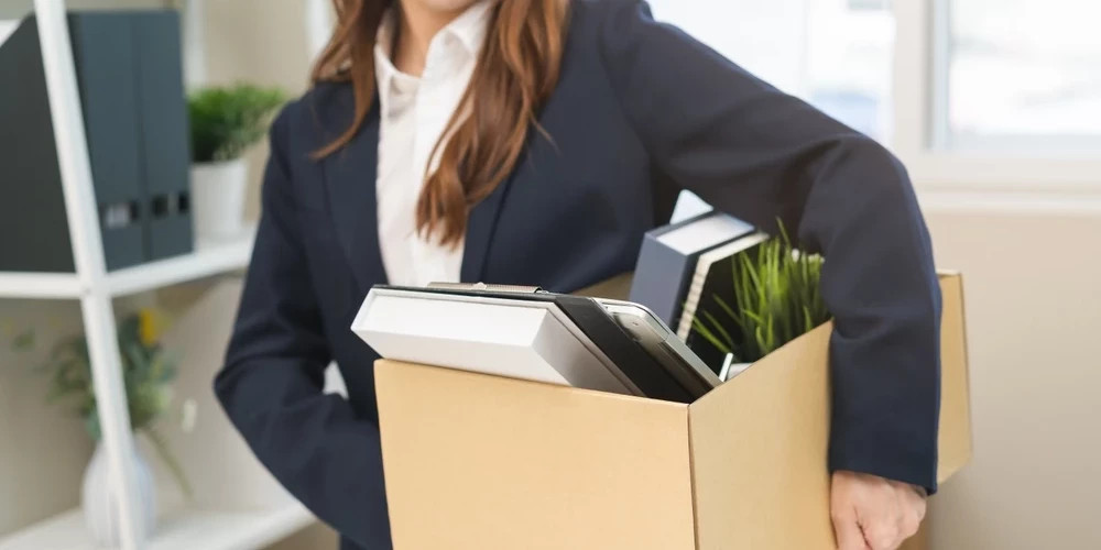 Работодатели Латвии фиксируют рост увольнений новичков до завершения периода адаптации