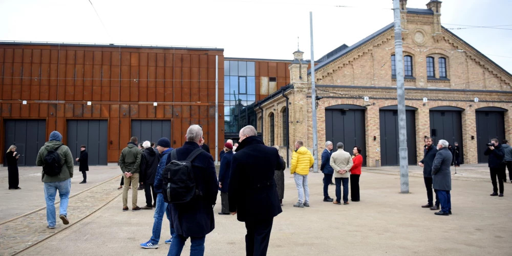 Рига завершила реконструкцию исторического трамвайного депо №5 после 125 лет эксплуатации