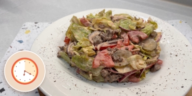 Салат-бургер с фаршем готовится за 20 минут