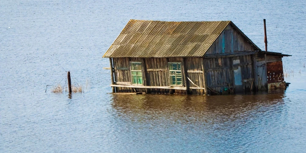 В Даугавпилсе ищут одиноких пенсионеров в опасных районах из-за риска наводнений