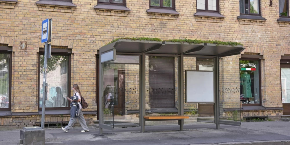 В Риге продолжат обновление остановок: до мая установят новые навесы и изменят инфраструктуру