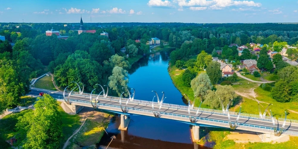 В Валмиерском крае пройдет праздничная программа с играми, концертами и забегами