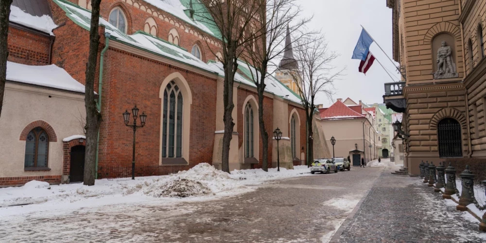 Здание Сейма: как расположение на старинном кладбище влияет на депутатов